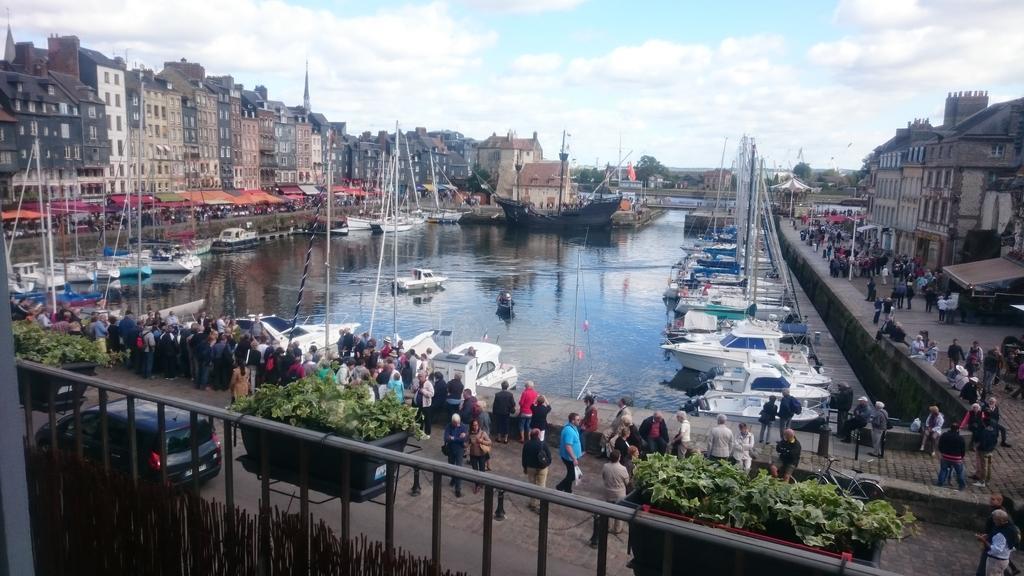 Le Balcon Du Port Apartment Honfleur Room photo